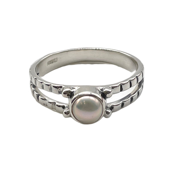 Pearl Ring