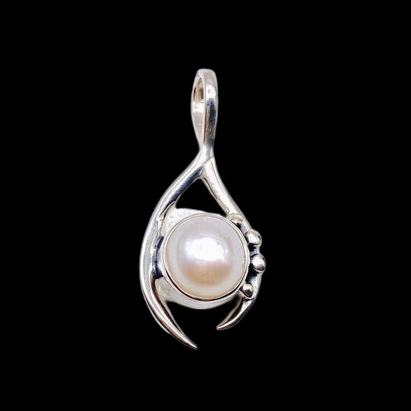 PEARL PENDANT