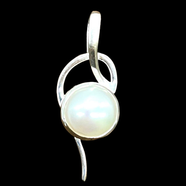 PEARL PENDANT