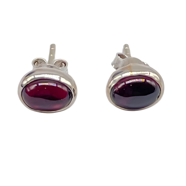 Garnet studs - Oval