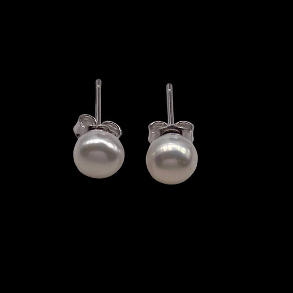 Freshwater pearl Studs