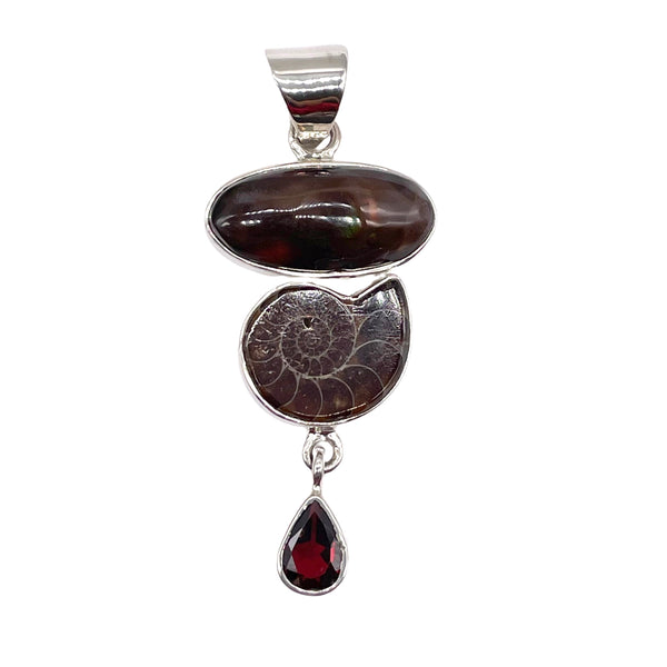 AMMONITE PENDANT WITH GARNET