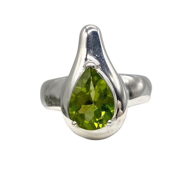 PERIDOT RING