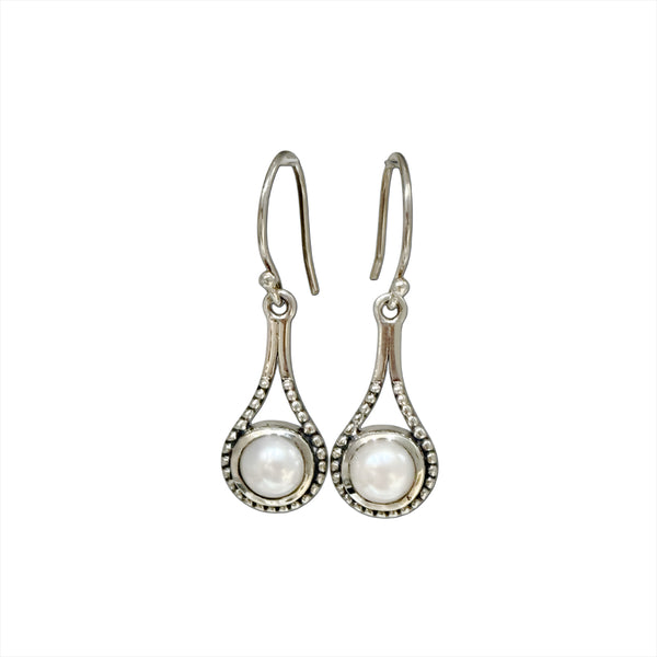 PEARL DANGLE EARRING