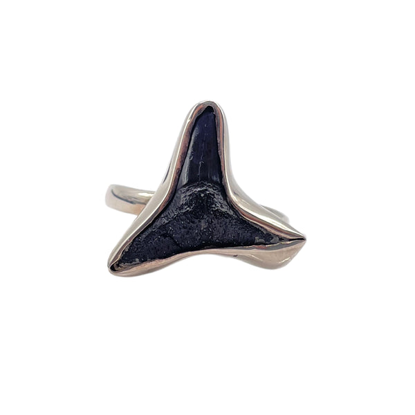 SHARK TEETH RING