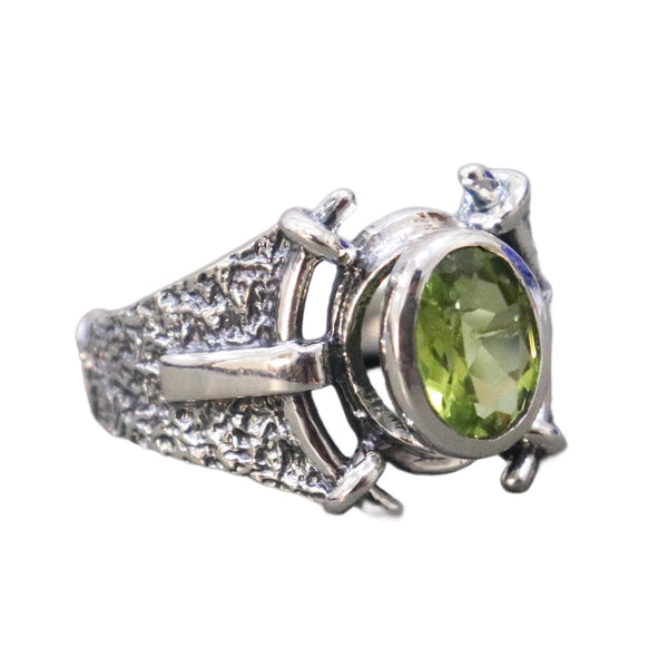 PERIDOT RING