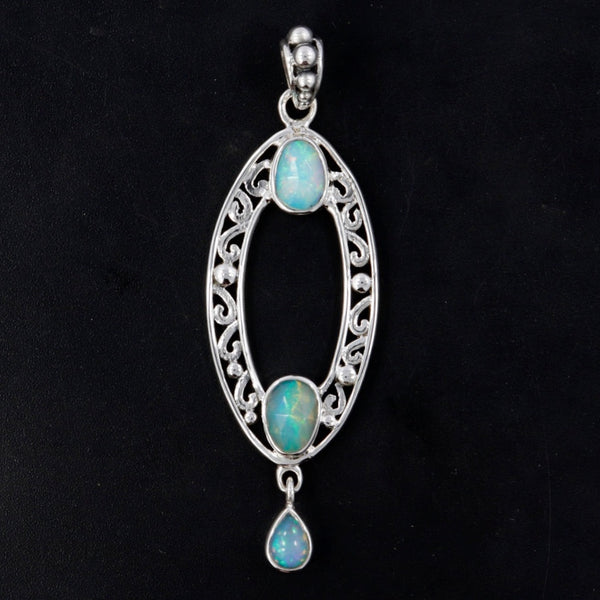 EUTHOPIAN OPAL PENDANT