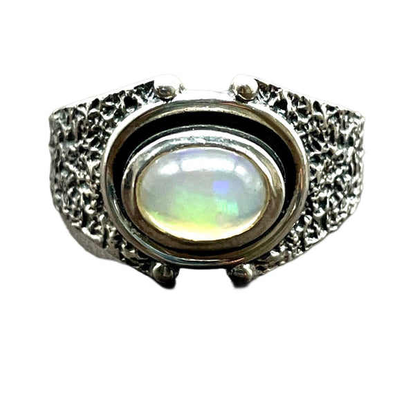 ETHIOPIAN OPAL RING