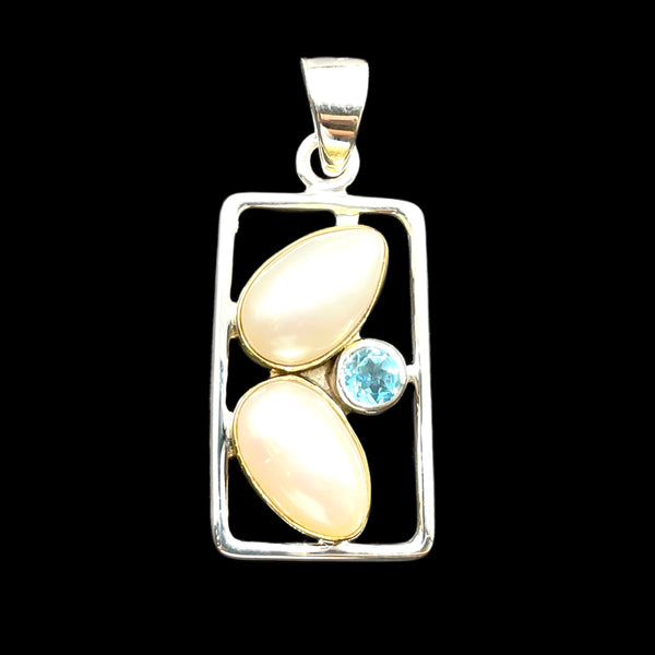 Two Toned Pearl Pendant