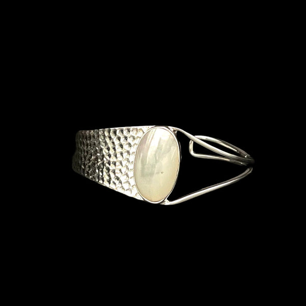 Mabe Shell Bangle